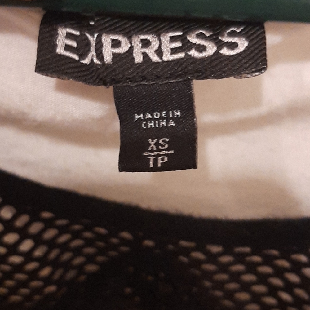 Express Duo Racerback Lace/Mesh Designed Tank Top - Picture 6 of 7